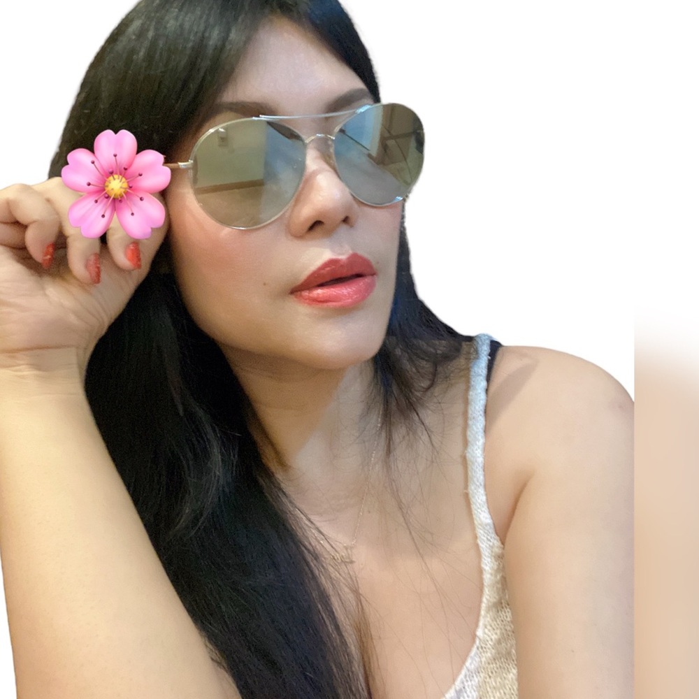 Silver mirror aviator sunglasses